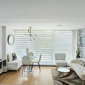 Like A With Balcony - 7th Floor - Parking - Gym Apartment Quito